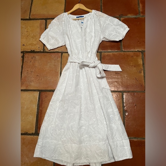J. McLaughlin Dresses & Skirts - J. McLaughlin Perry Eyelet Dress